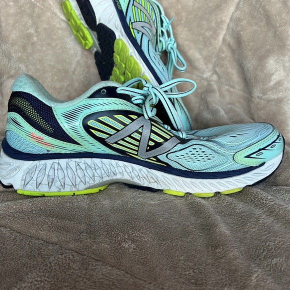 new balance w860wb7- 8.5 - Picture 5 of 5